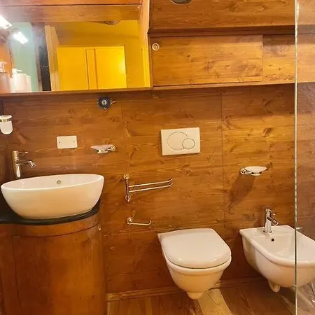 Charmants 2 Pieces, Vielle Ville, Clim アパート マントン