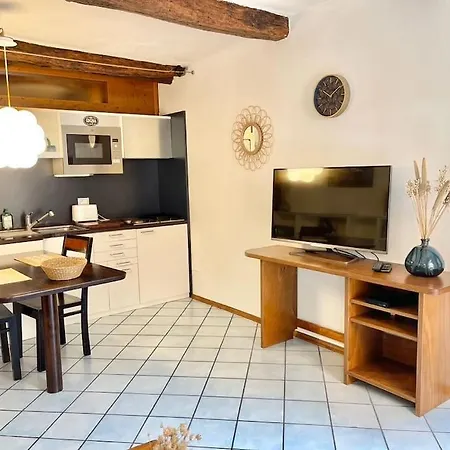 Charmants 2 Pieces, Vielle Apartment Menton