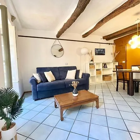 Charmants 2 Pieces, Vielle Ville, Clim *