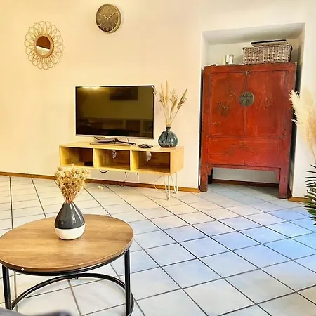 Charmants 2 Pieces, Vielle Ville, Clim マントン