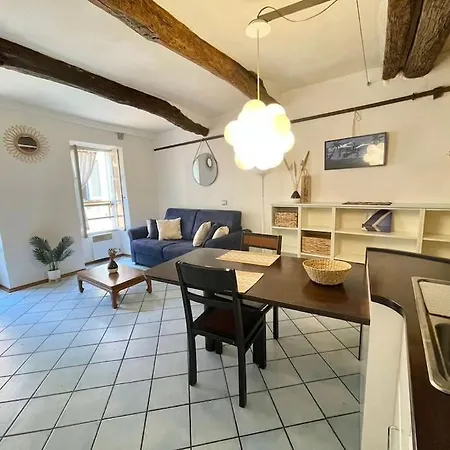 Charmants 2 Pieces, Vielle Apartment