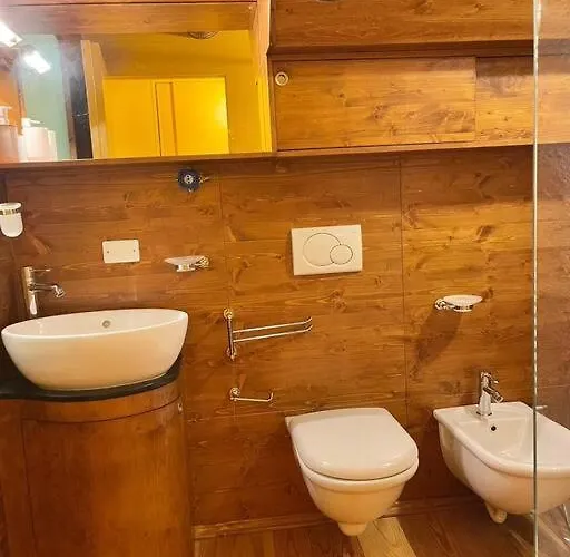 Charmants 2 Pieces, Vielle Ville, Clim Apartment Menton