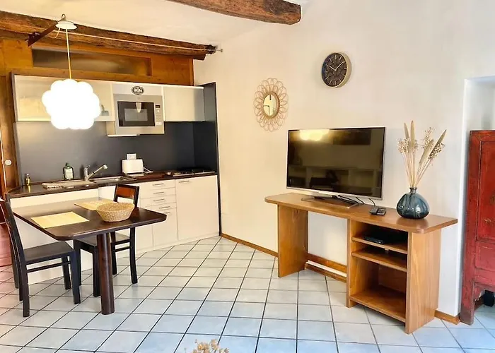 Charmants 2 Pieces, Vielle Ville, Clim Apartmán Menton