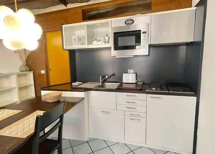 Charmants 2 Pieces, Vielle Ville, Clim Μεντόν