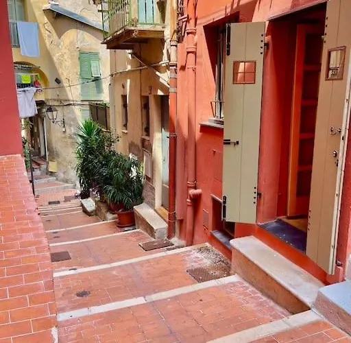 Apartment Charmants 2 Pieces, Vielle Ville, Clim